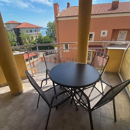 Duerr Apartamento Crikvenica Exterior foto